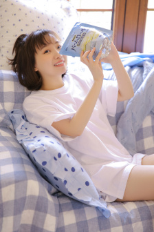 小魔女蒙娜